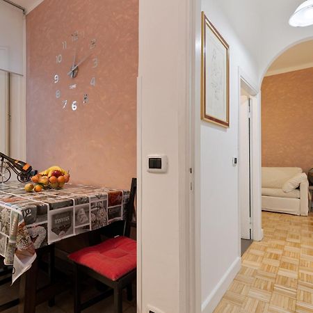Urbana Apartment Colosseum Rome Bagian luar foto