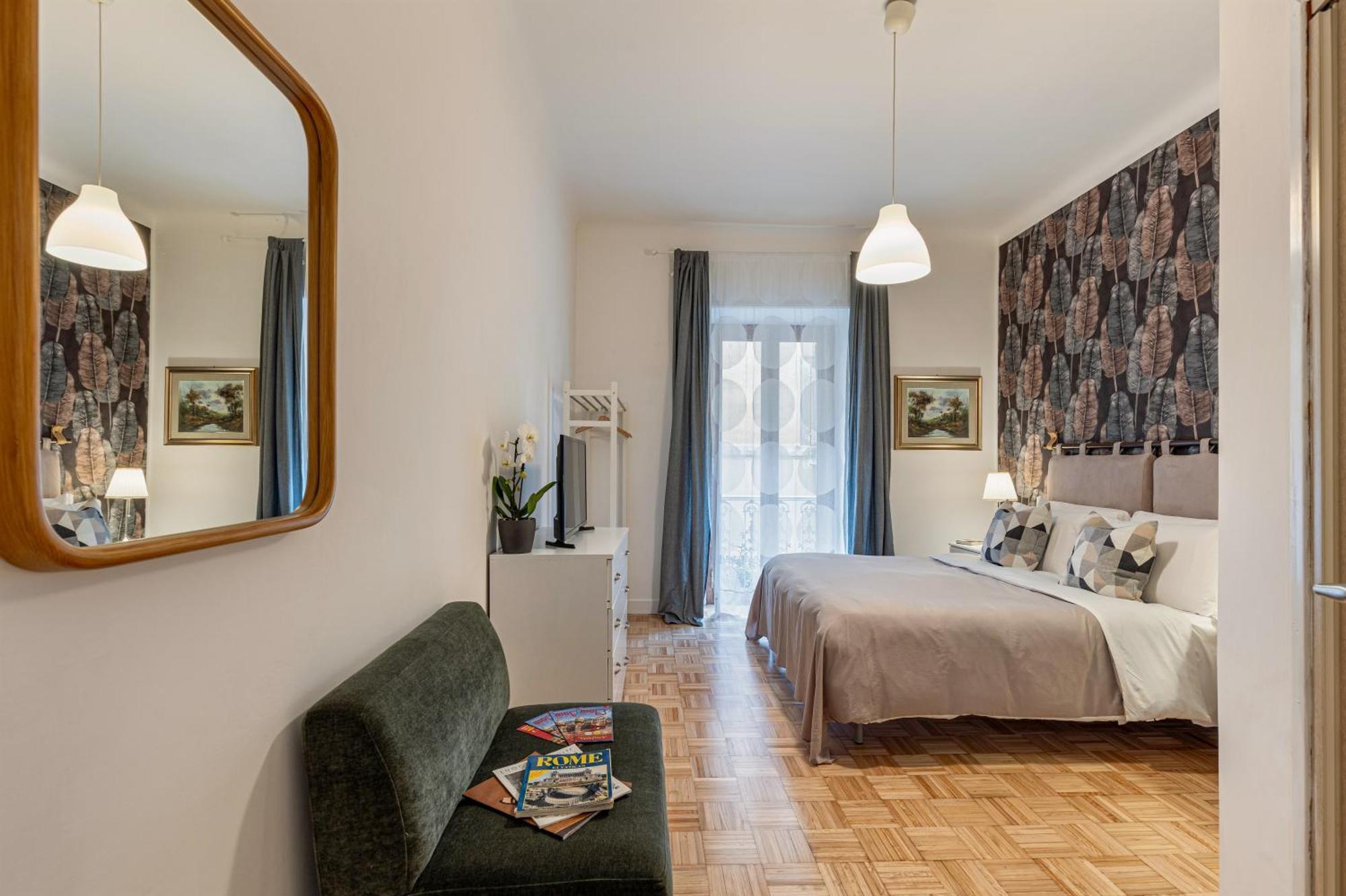 Urbana Apartment Colosseum Rome Bagian luar foto