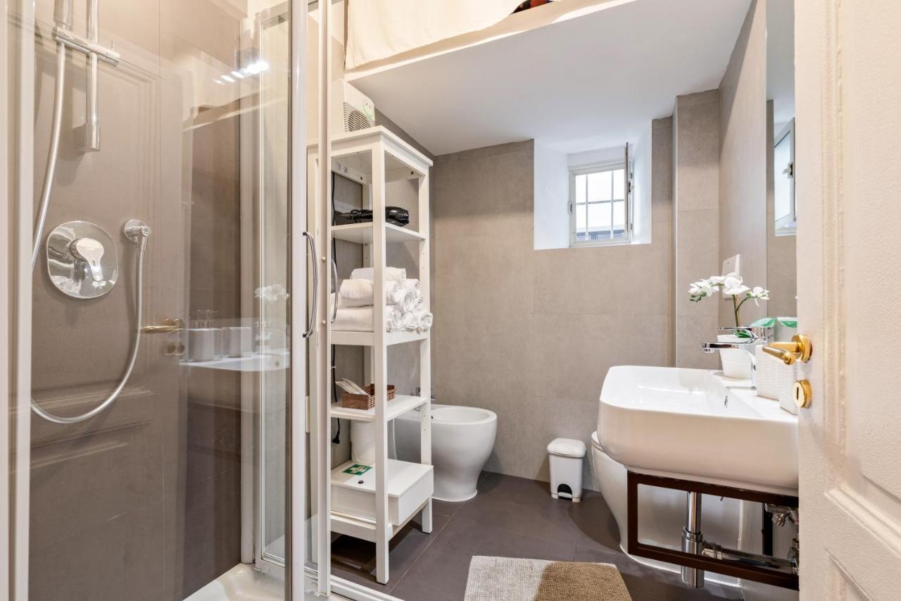 Urbana Apartment Colosseum Rome Bagian luar foto